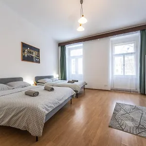 Wenceslas Square 2 Bedroom Apartment