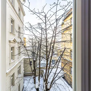Cozy In The Heart Of Apartment